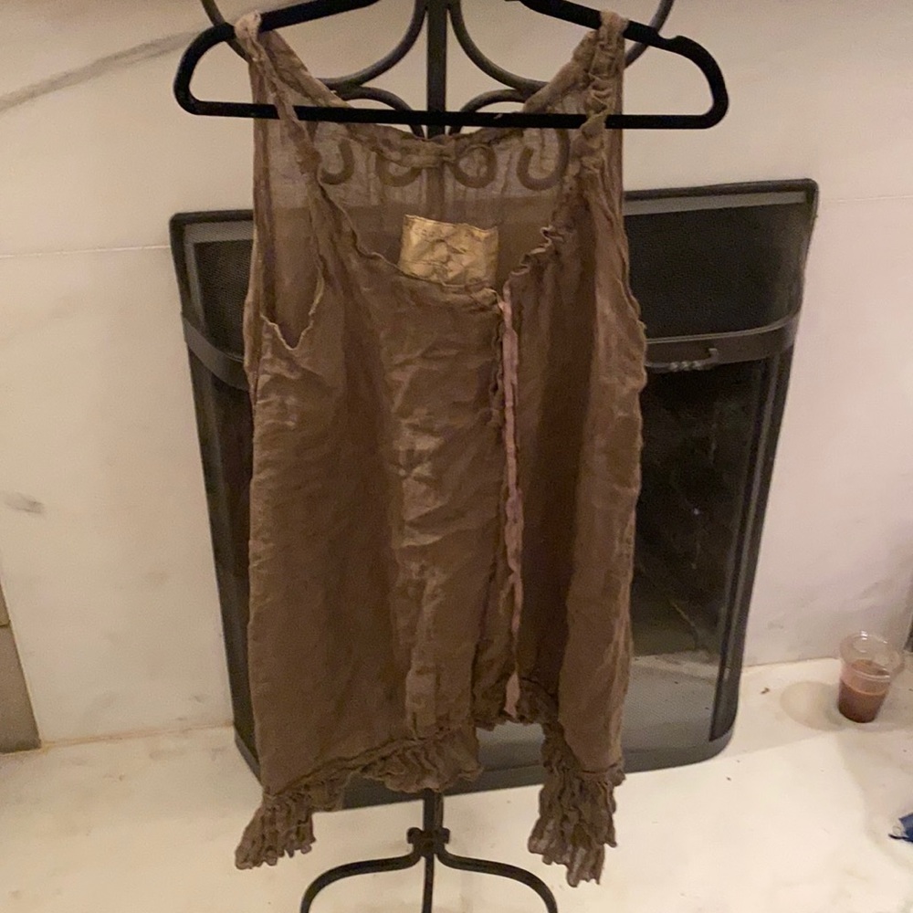 Magnolia pearl linen brown top